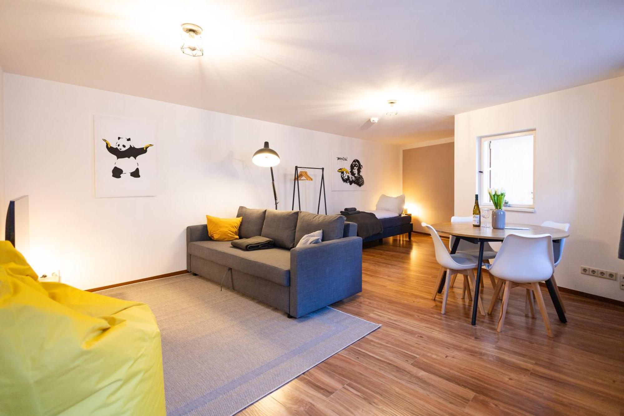 Ko-Living Space An Der Oper - Street Art Design Apartments Галль Экстерьер фото